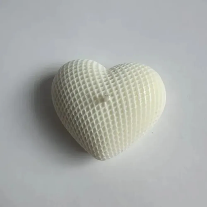 Świeca sojowa Plecione Serce – Romantyczny prezent | Laavaar