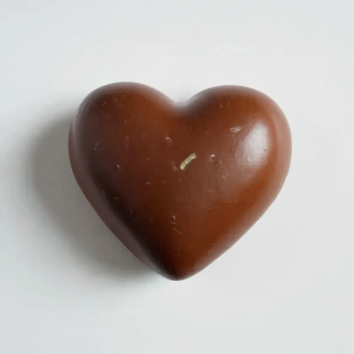 Świeca sojowa Plecione Serce – Romantyczny prezent | Laavaar