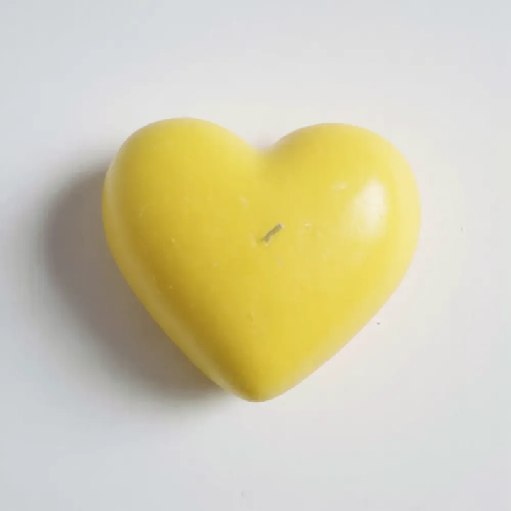 Świeca sojowa Plecione Serce – Romantyczny prezent | Laavaar