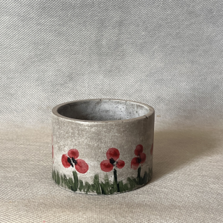 Betonowa osłonka z makami handmade | Laavaar