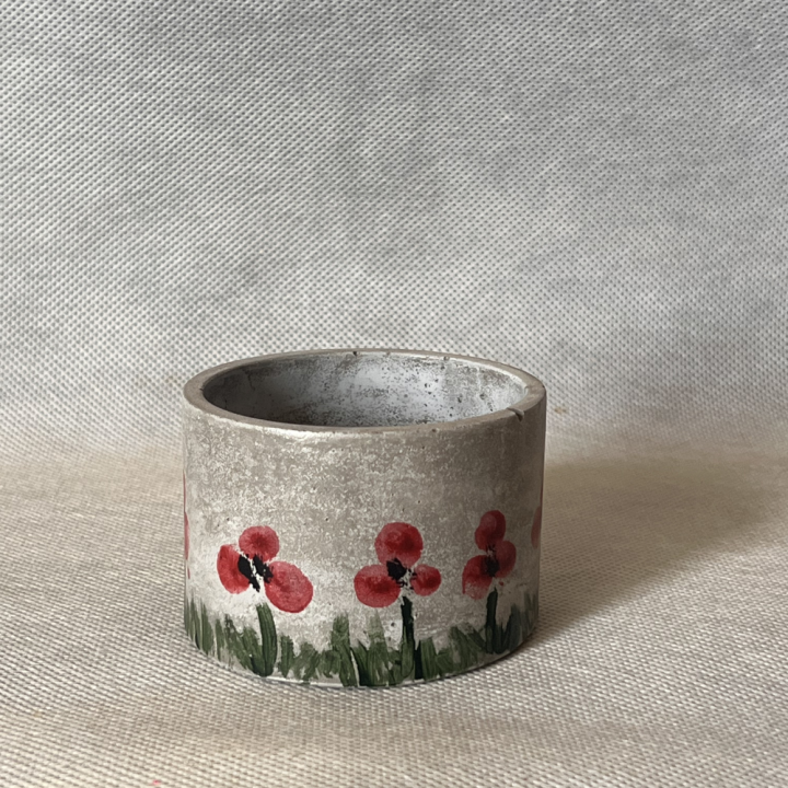 Betonowa osłonka z makami handmade | Laavaar