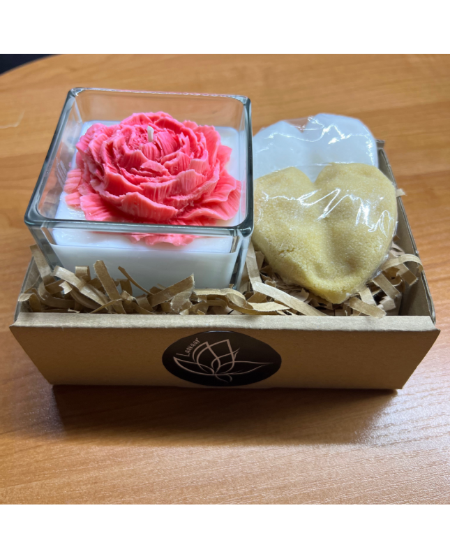 Minimalistyczny Box prezentowy mini